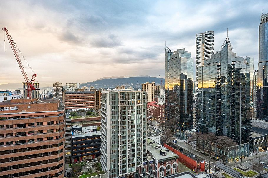 2602 1189 Howe Street Vancouver, BC - 10