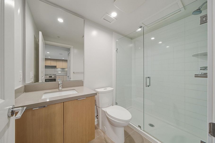 715 8333 Sweet Avenue Richmond, BC - 8