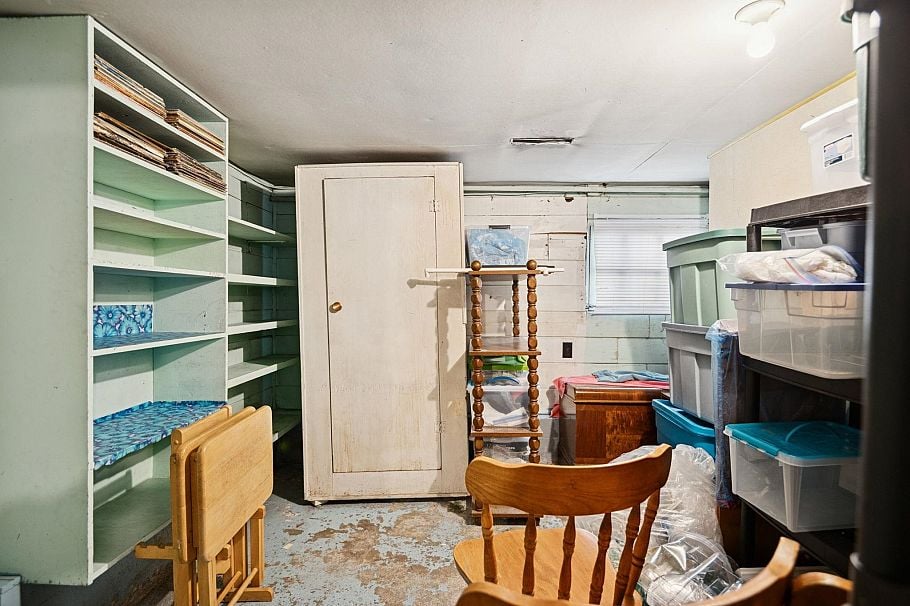 2258 Kitchener Street Vancouver, BC - 25