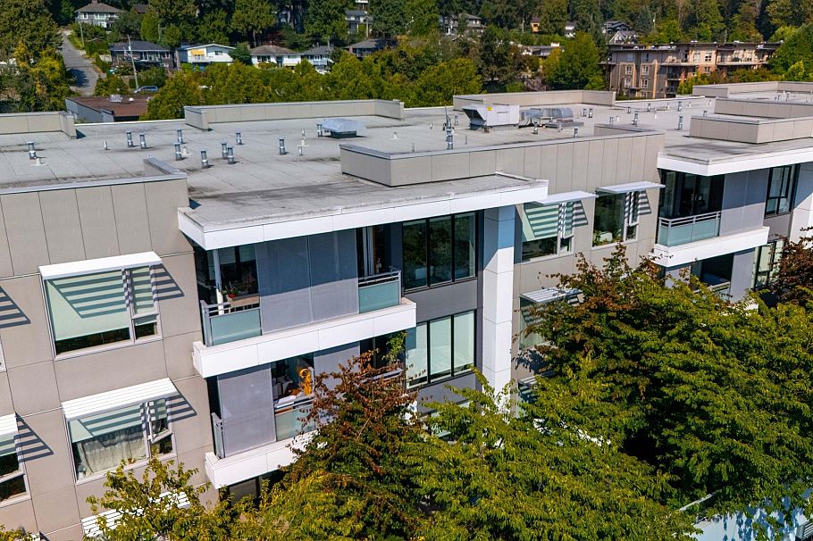 404 1061 Marine Drive North Vancouver, BC - 30