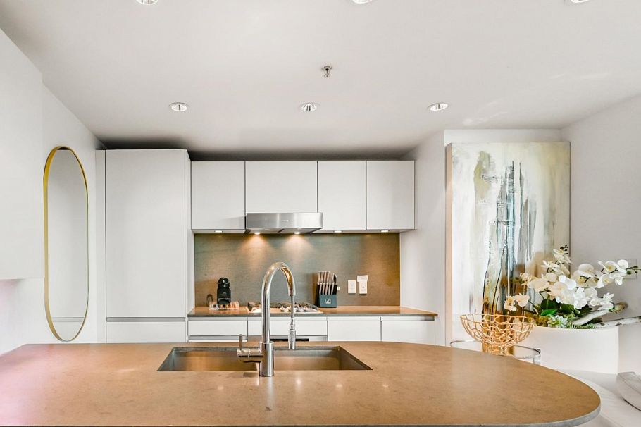 803 8555 Granville Street Vancouver, BC - 6