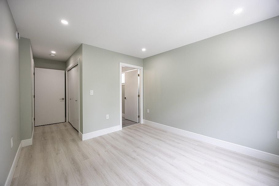 1 5808 Lanark Street Vancouver, BC - 14