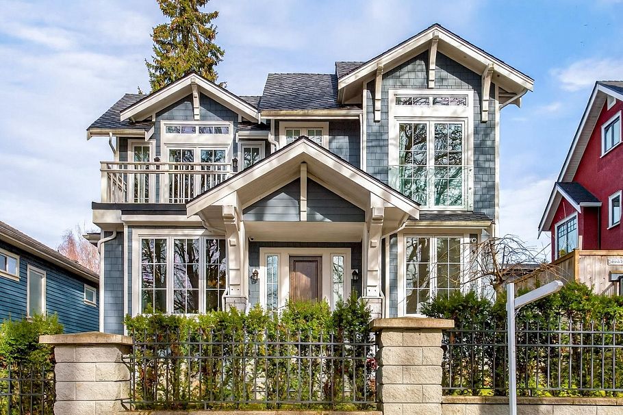 4089 W 19th Avenue Vancouver, BC - 1