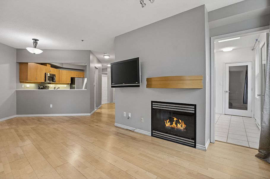 103 108 W Esplanade North Vancouver, BC - 9