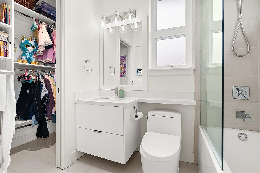 3123 W 16th Avenue Vancouver, BC - 28