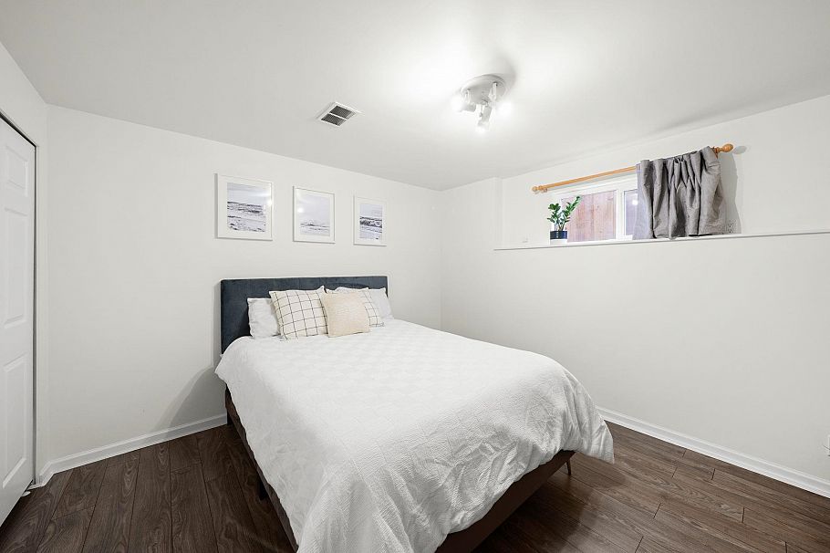 4174 Dollarton Highway North Vancouver, BC - 17