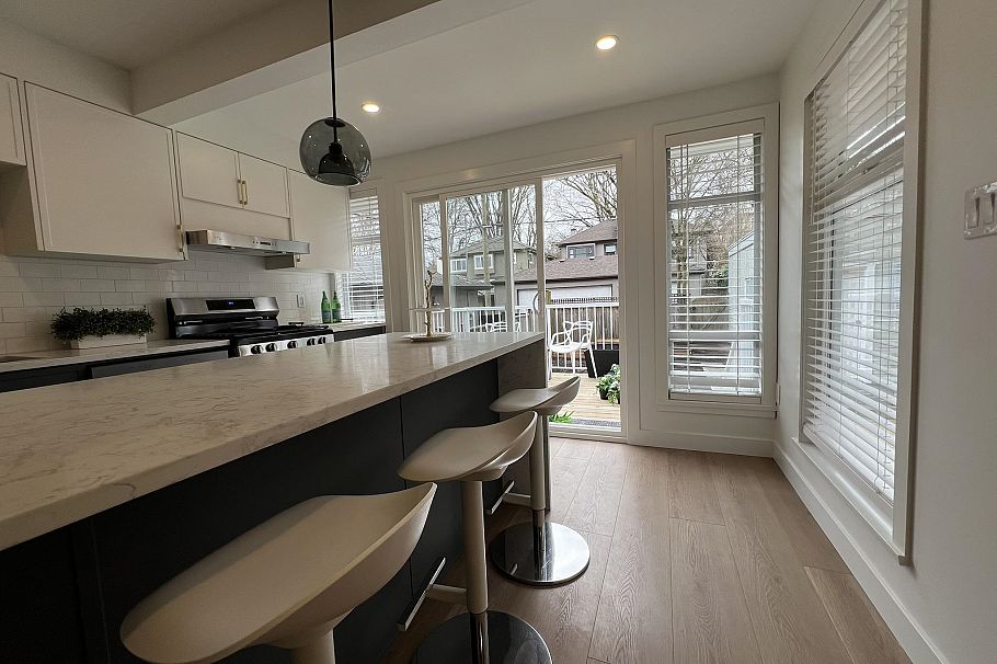 3534 W 17th Avenue Vancouver, BC - 5