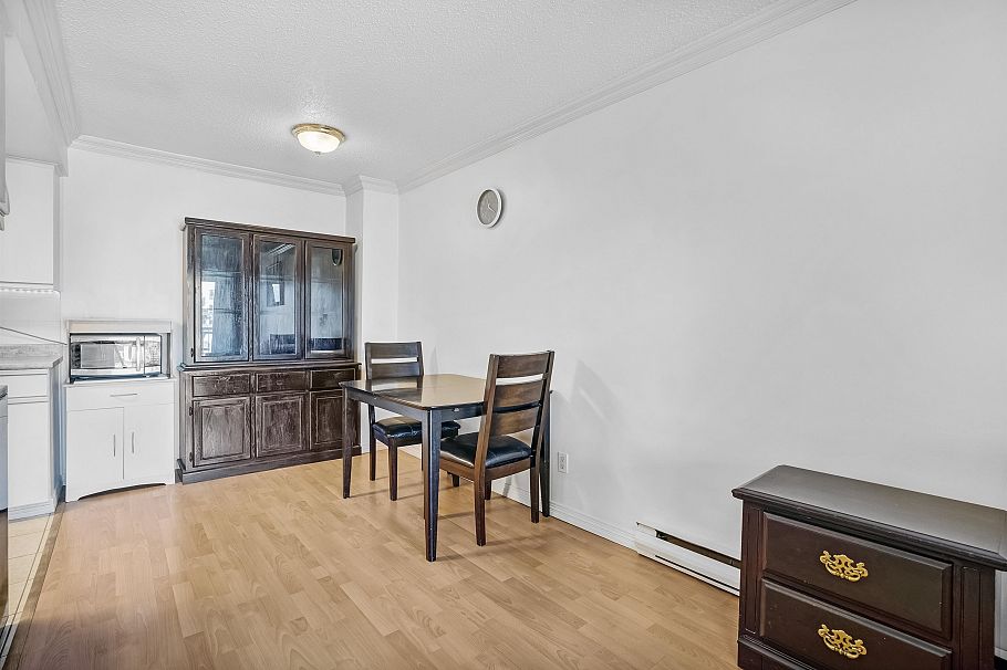 303 975 E Broadway Vancouver, BC - 4