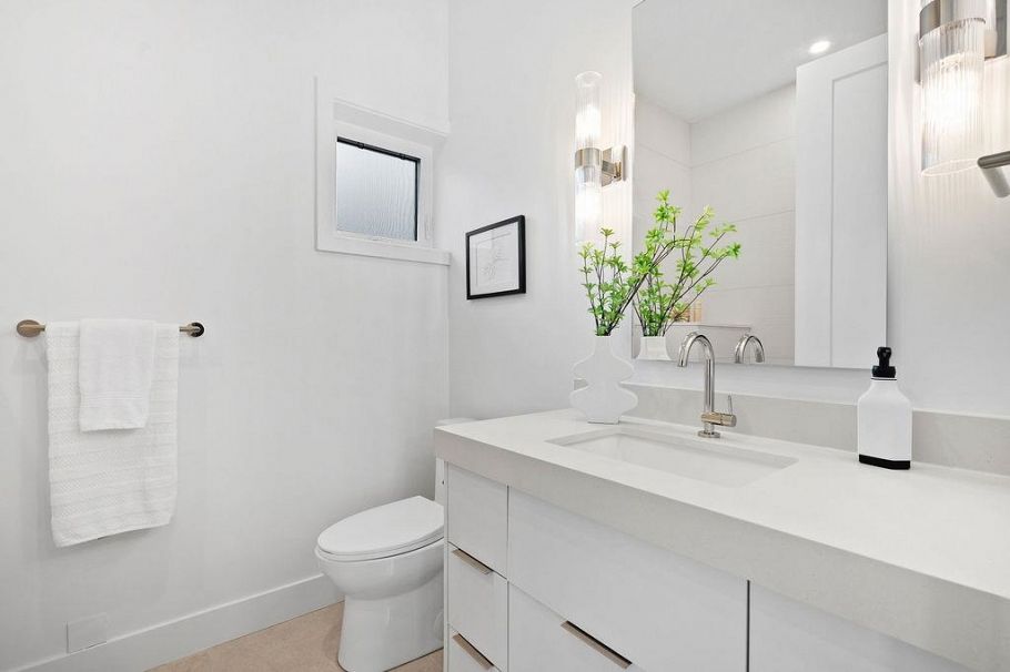 1135 W 33rd Avenue Vancouver, BC - 32