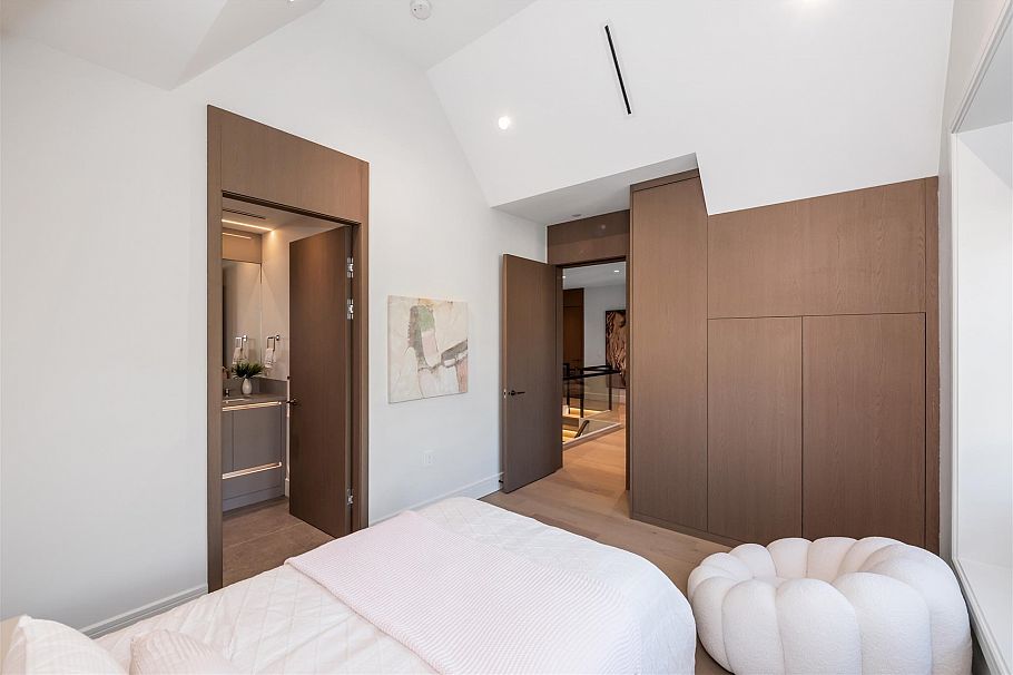 3852 W 50th Avenue Vancouver, BC - 19