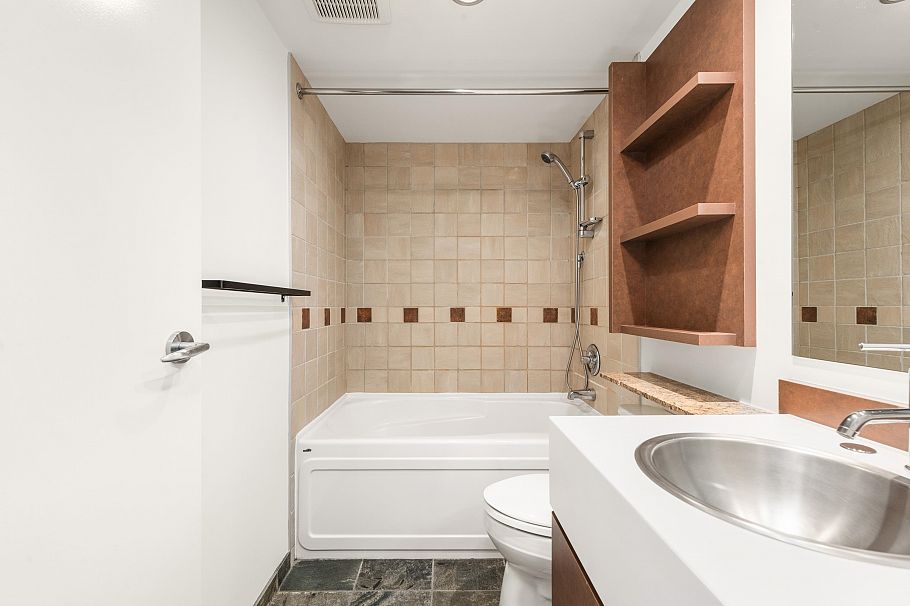 808 1495 Richards Street Vancouver, BC - 17