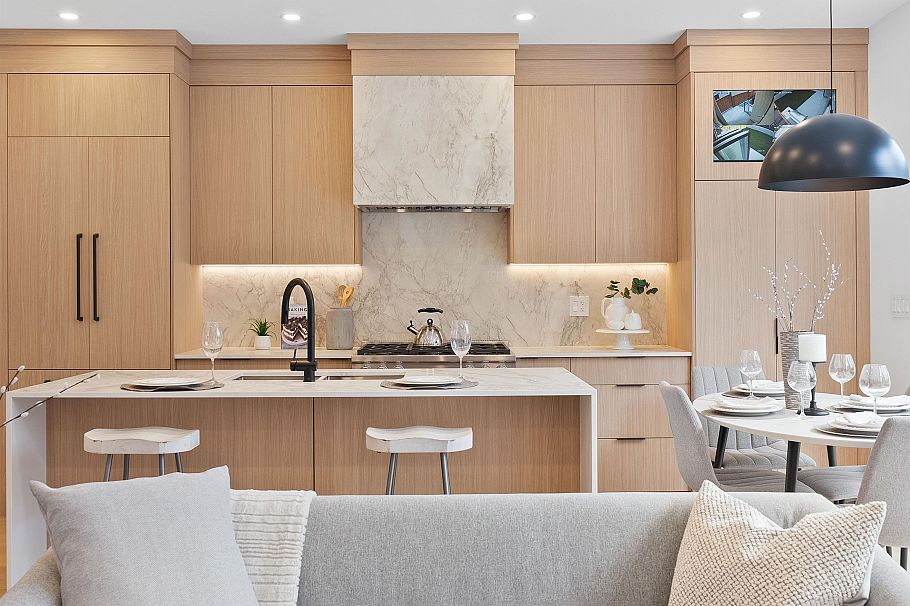 2 3536 W 14th Avenue Vancouver, BC - 4