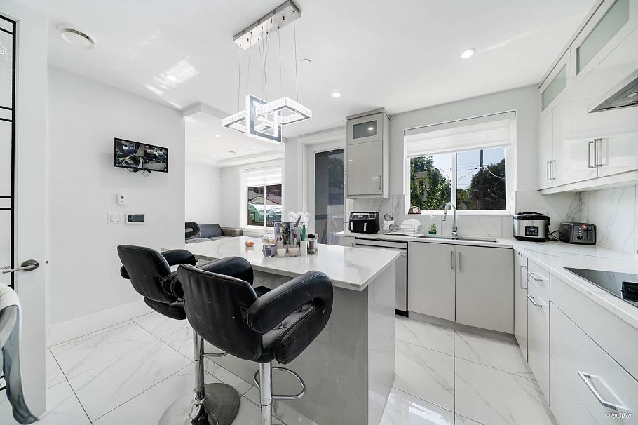 4841 Dumfries Street Vancouver, BC - 7