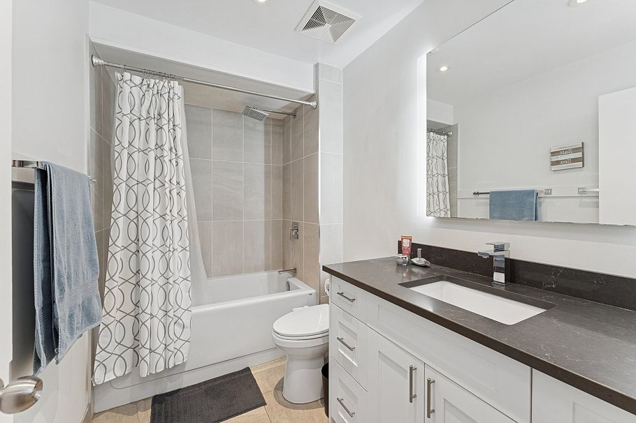 2060 Deep Cove Crescent North Vancouver, BC - 14