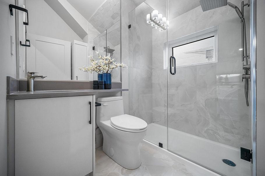 2 5023 Ross Street Vancouver, BC - 12