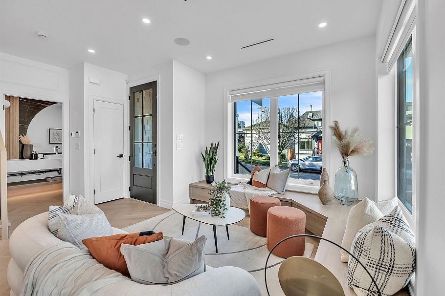 3526 E Lakewood Street Vancouver, BC - 3