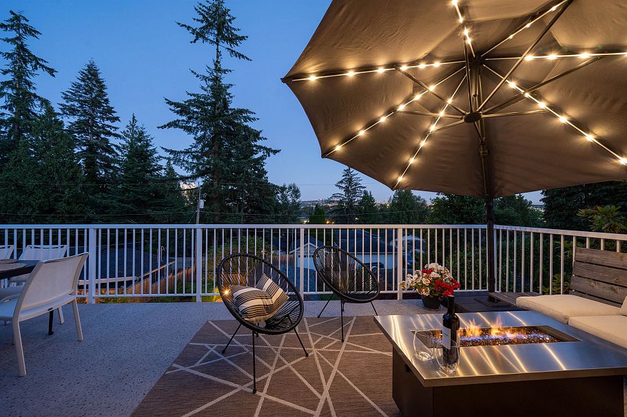 1231 Cloverley Street North Vancouver, BC - 35