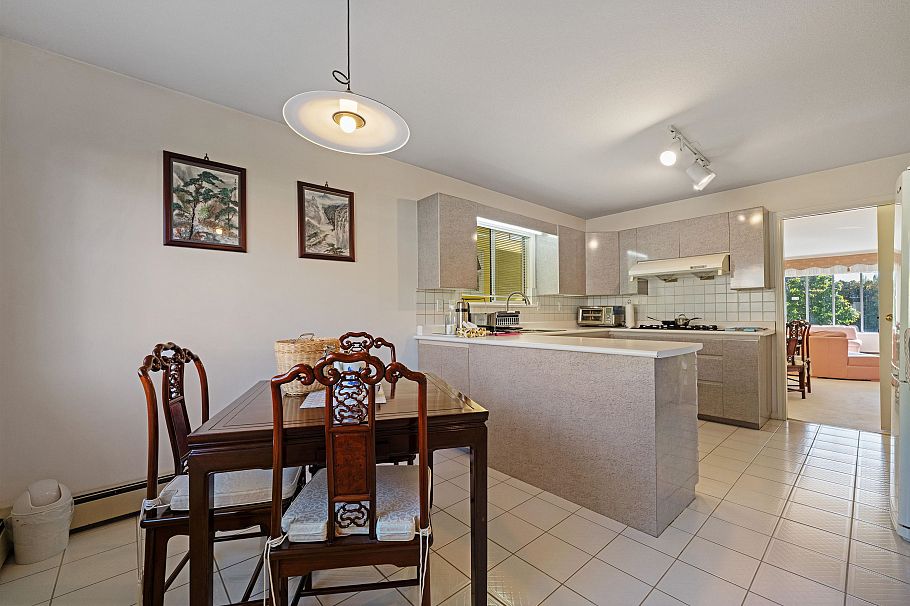 2133 W 49th Avenue Vancouver, BC - 13