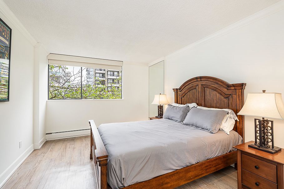 201 1995 Beach Avenue Vancouver, BC - 14