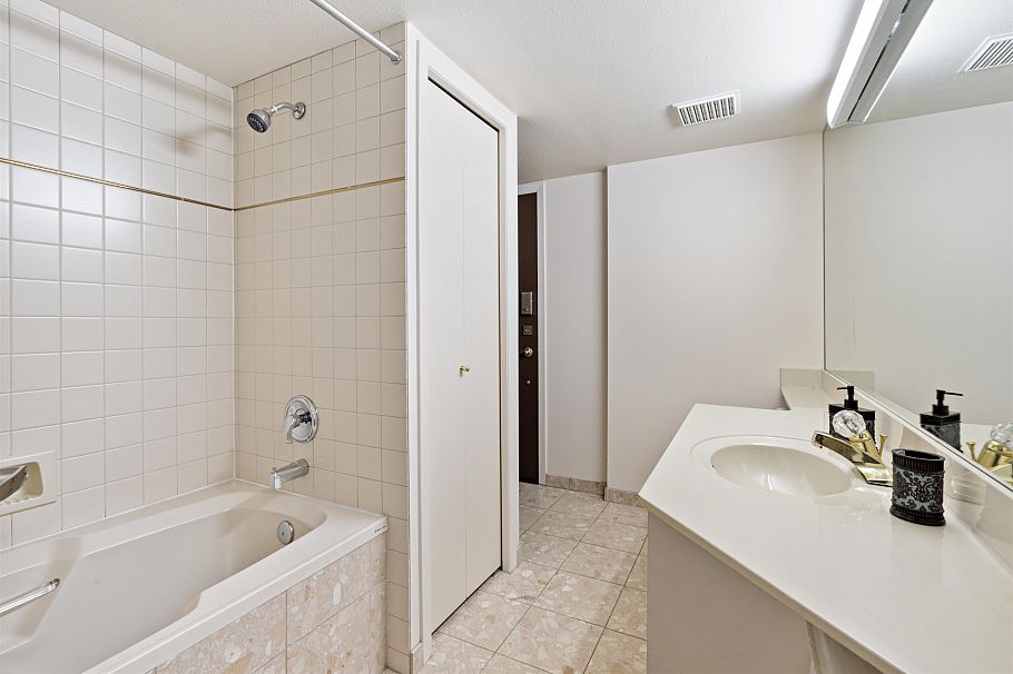 609 168 Chadwick Court North Vancouver, BC - 37