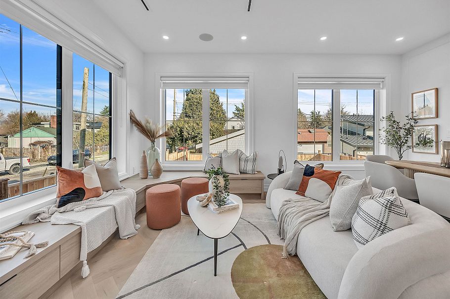 3526 E Lakewood Street Vancouver, BC - 2