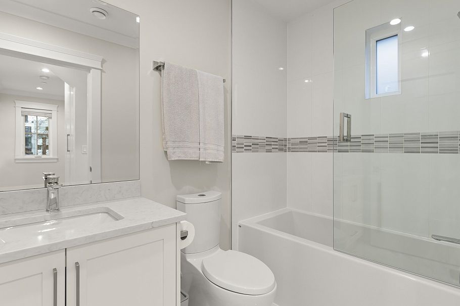 554 E 10th Avenue Vancouver, BC - 29