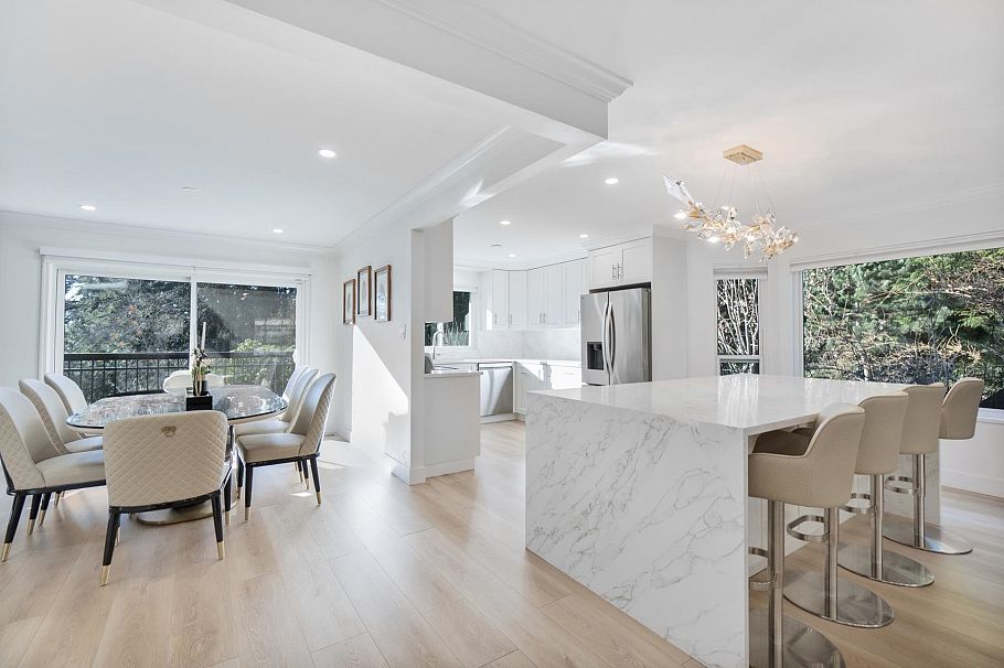 284 Montroyal Boulevard North Vancouver, BC - 11