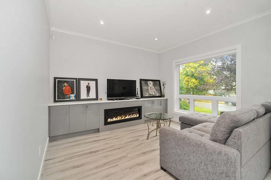 2575 & 2577 Parker Street Vancouver, BC - 28