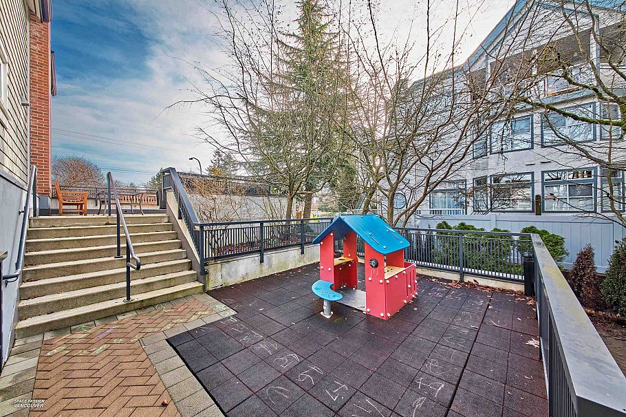 17 5655 Chaffey Avenue Burnaby, BC - 29
