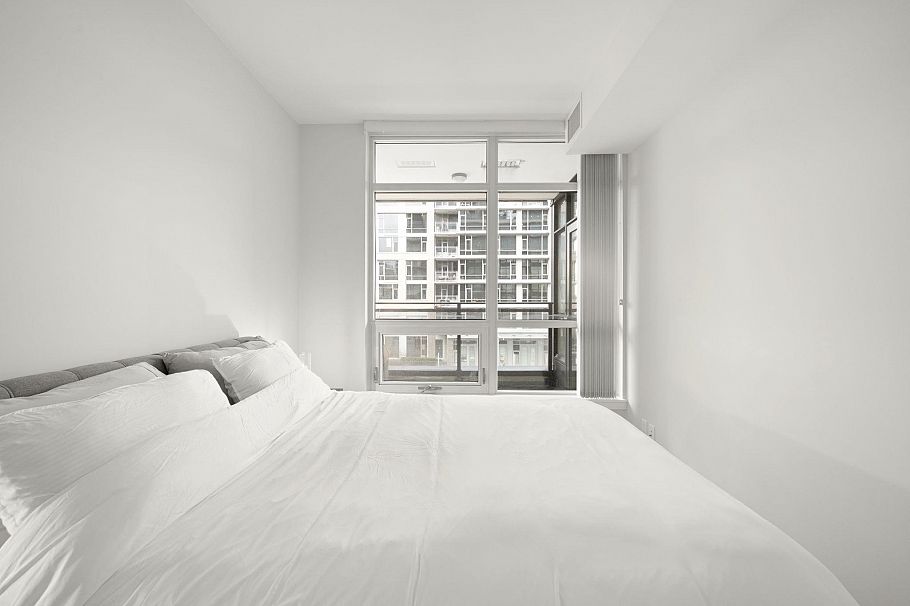 302 3333 Sexsmith Road Richmond, BC - 12