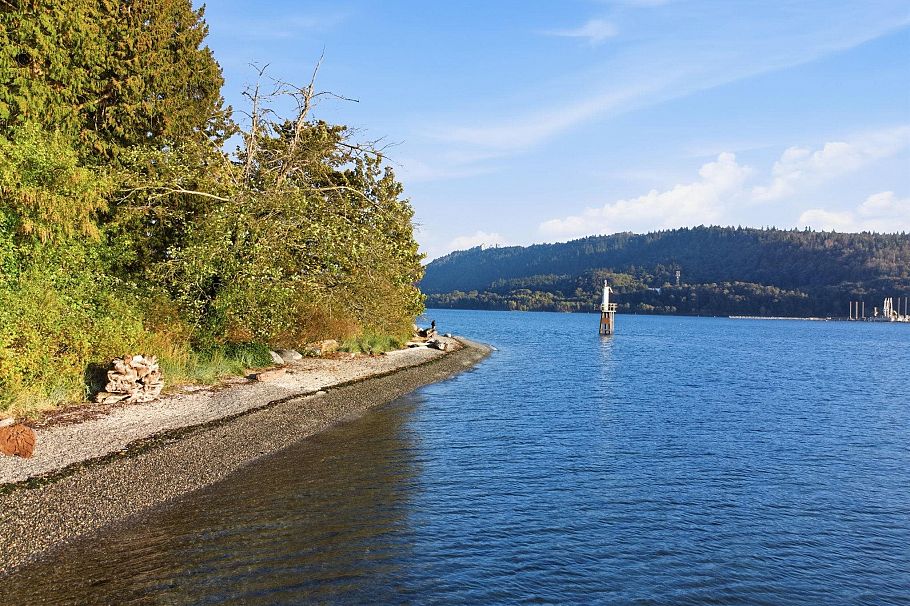 4174 Dollarton Highway North Vancouver, BC - 28