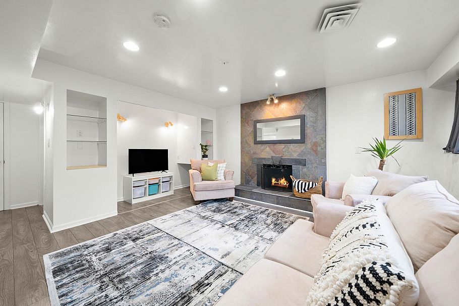 4174 Dollarton Highway North Vancouver, BC - 15