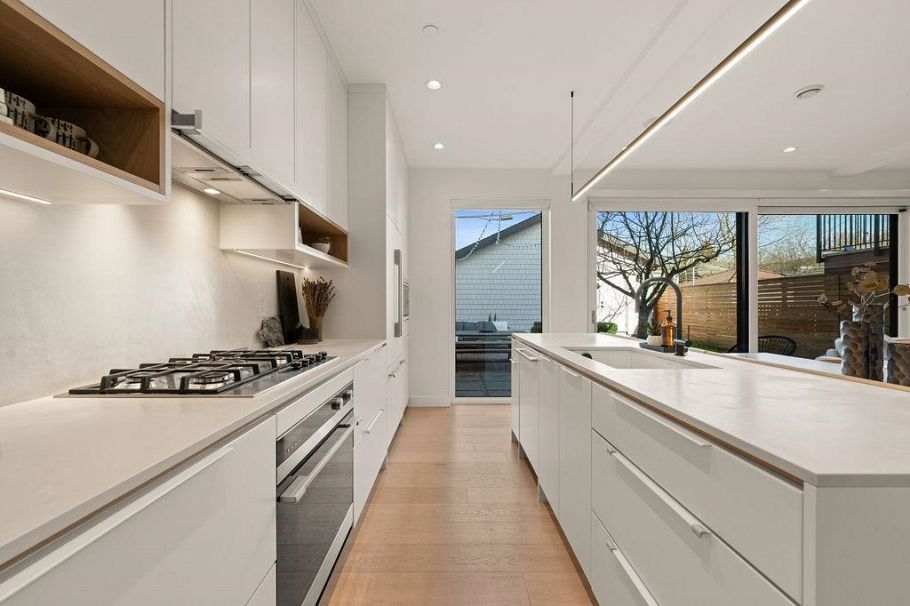 529 E 17th Avenue Vancouver, BC - 8