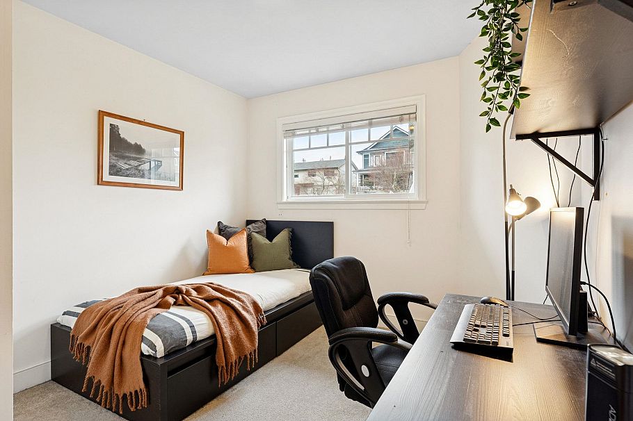 353 E 5th Street North Vancouver, BC - 22