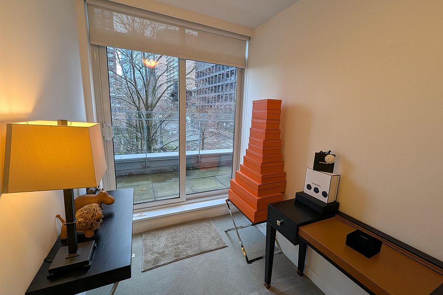 1211 W Cordova Vancouver, BC - 12