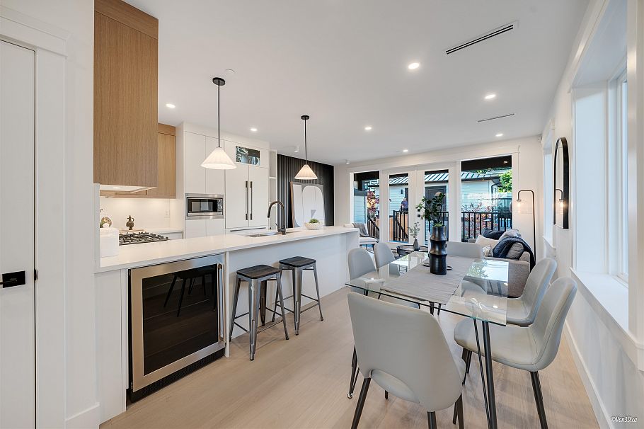 1167 E 63rd Avenue Vancouver, BC - 6