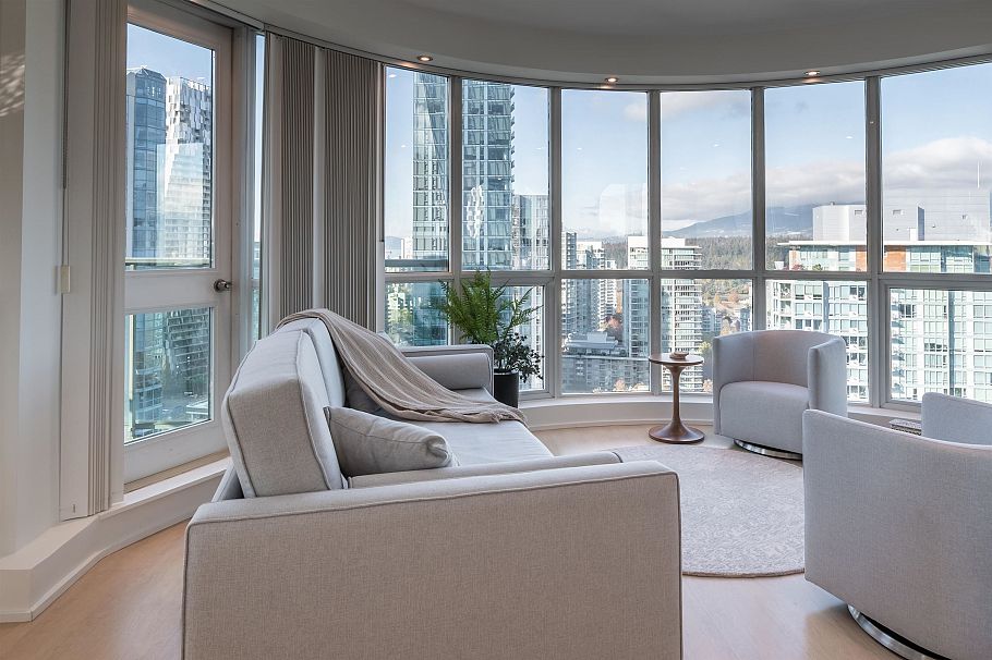 2405 588 Broughton Street Vancouver, BC - 3