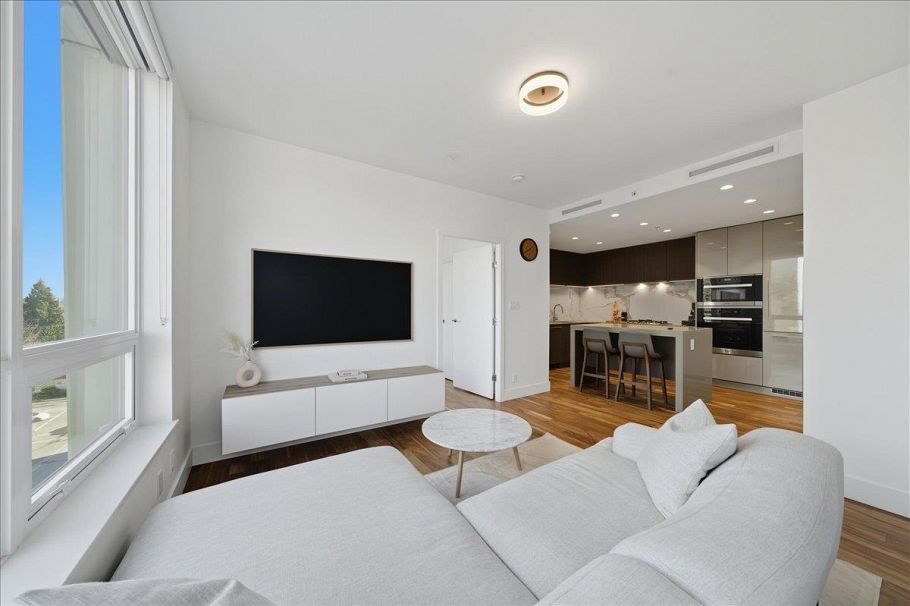 608 1675 Lions Gate Lane North Vancouver, BC - 3