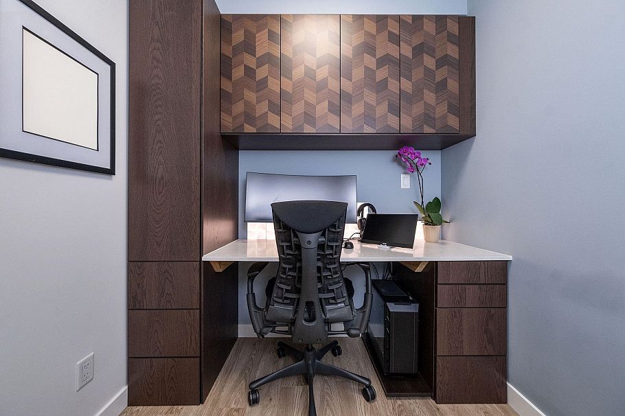 404 1061 Marine Drive North Vancouver, BC - 18