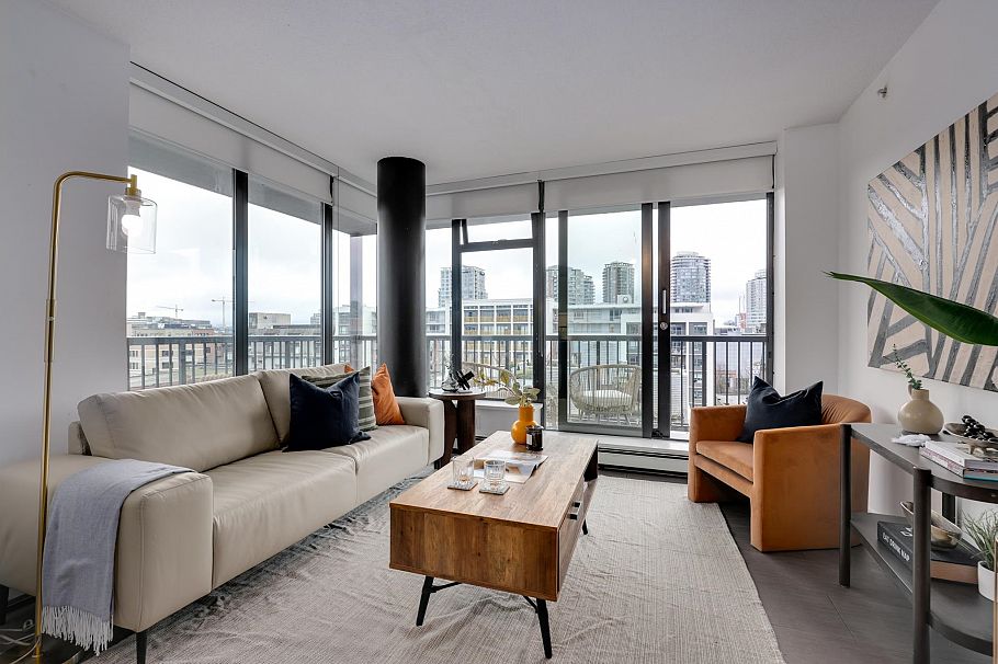 1102 66 W Cordova Street Vancouver, BC - 2