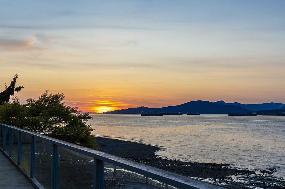 2789 Point Grey Road Vancouver, BC - 2