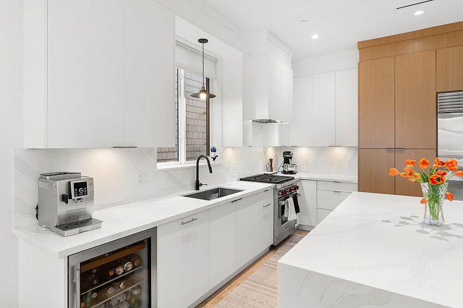 3123 W 16th Avenue Vancouver, BC - 12