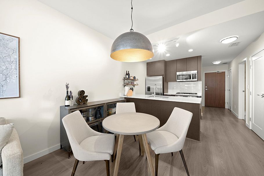 302 3333 Sexsmith Road Richmond, BC - 7