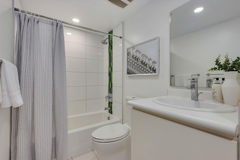 1102 66 W Cordova Street Vancouver, BC - 18