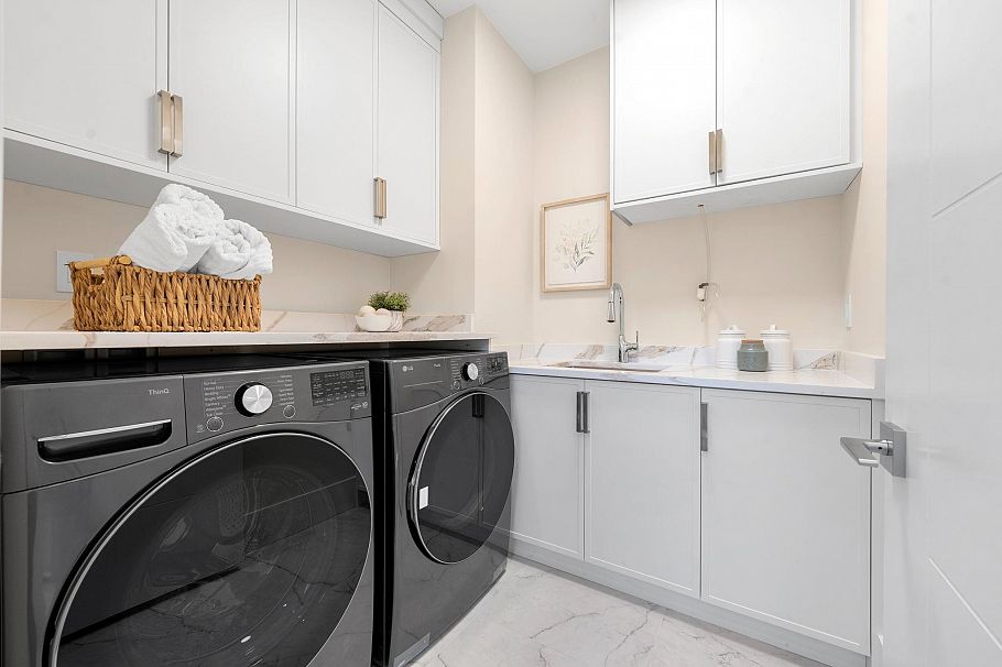 361 E 22nd Street North Vancouver, BC - 20