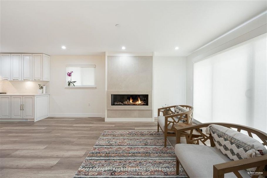 510 W 25th Street North Vancouver, BC - 16