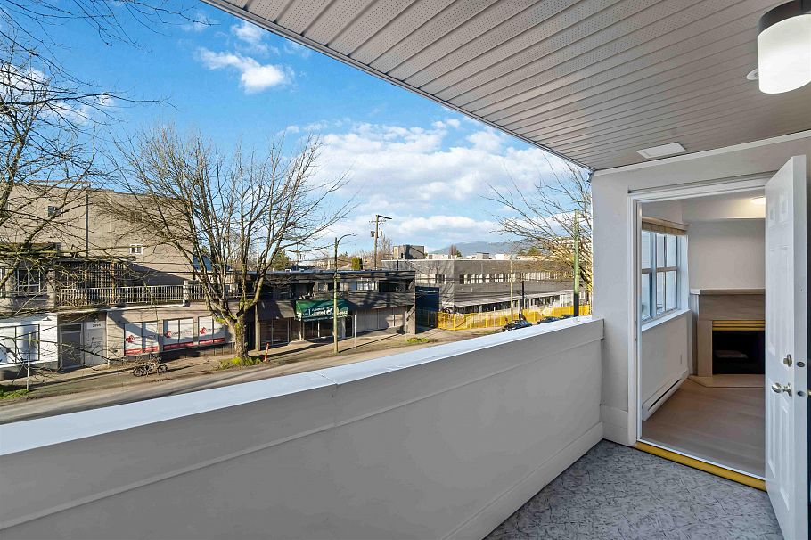 209 2928 Commercial Drive Vancouver, BC - 29