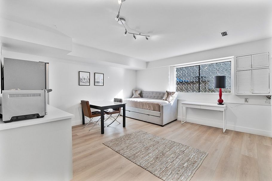 284 Montroyal Boulevard North Vancouver, BC - 29