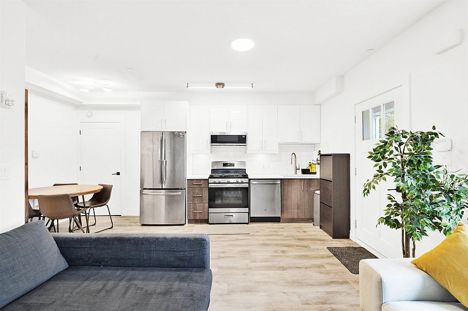 2743 Duke Street Vancouver, BC - 21