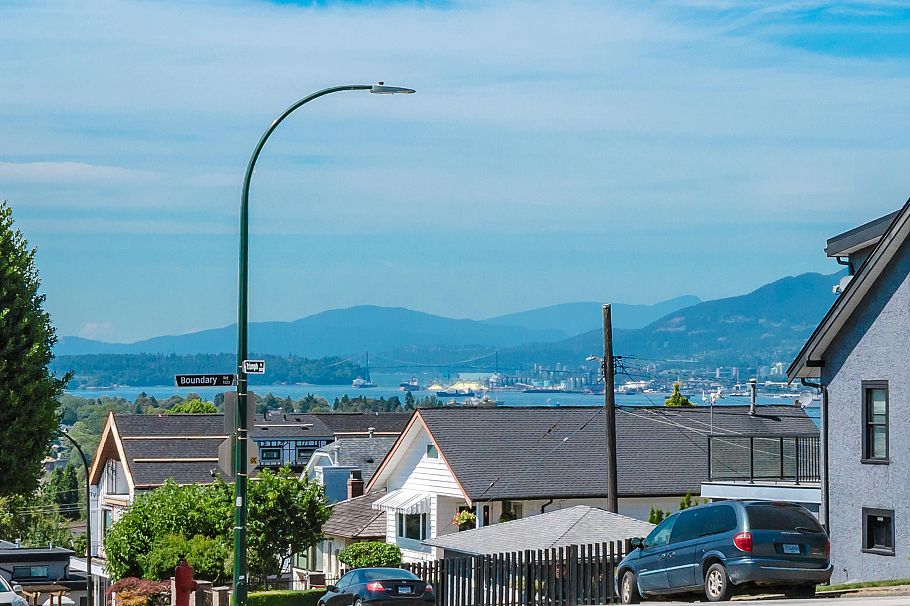 3778 Triumph Street Burnaby, BC - 20